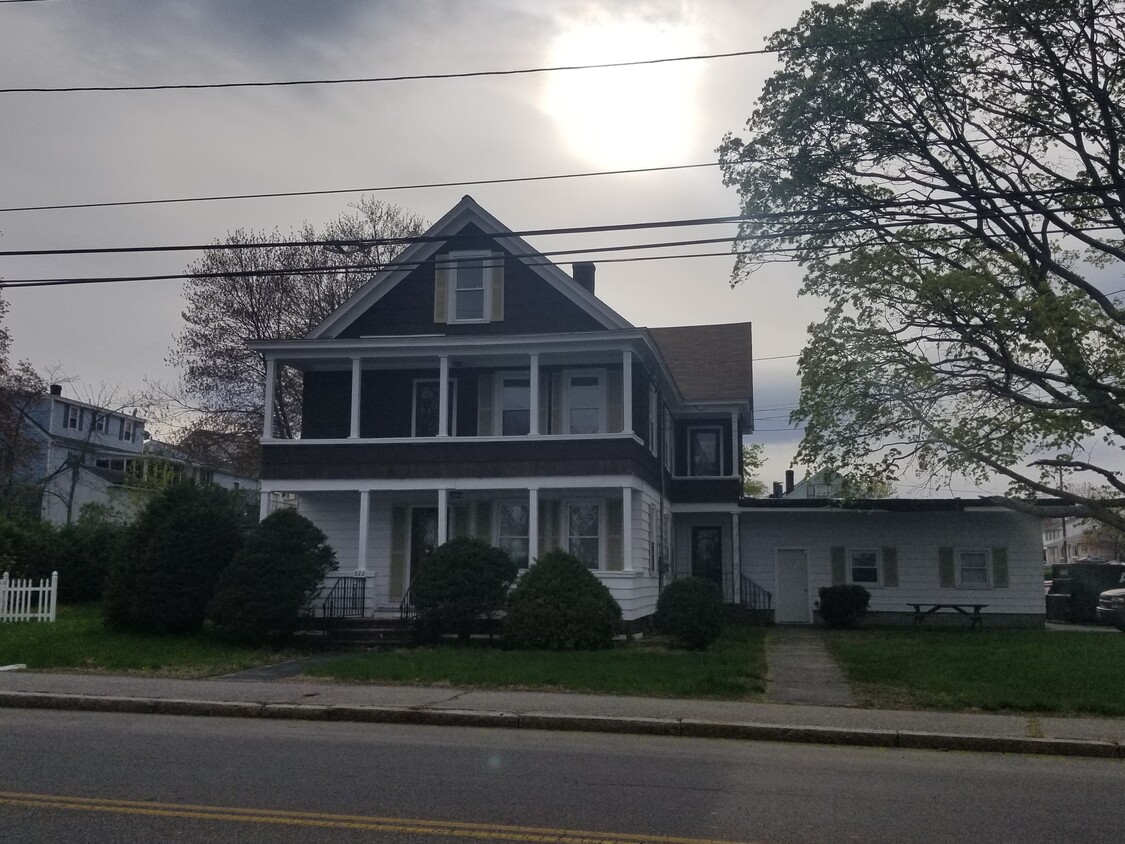 Primary Photo - 324 Riverside St