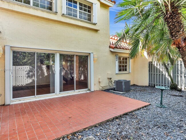 Foto del edificio - 1353 Springside Dr