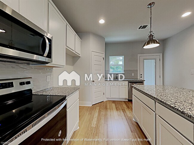 Building Photo - 3 br, 2 bath House - 423 Channing Ave