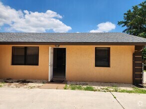 Building Photo - 4866 Pineaire Ln