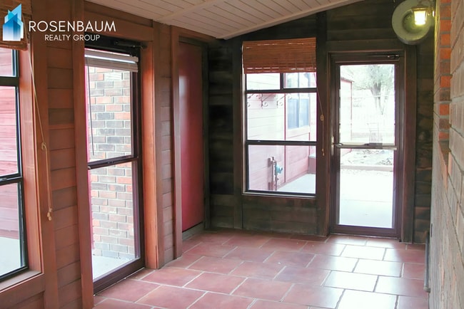 Building Photo - 2550 Love Ln