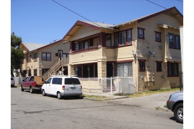 Foto del edificio - 4106 Naomi Ave (1220 E 41st)