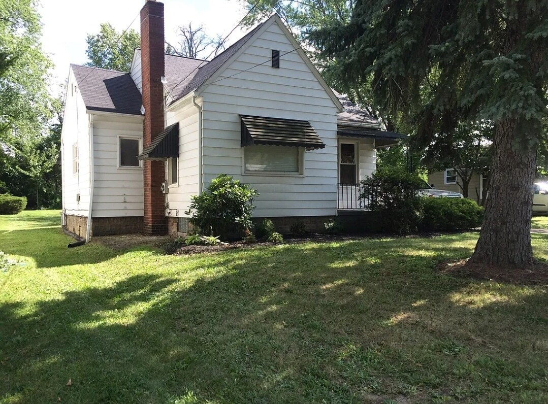 2431 Vestal Rd, Youngstown, OH 44509 House Rental in Youngstown, OH
