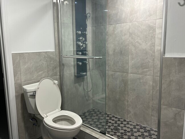 Bathroom View 1 - 35 Blackland Ct W