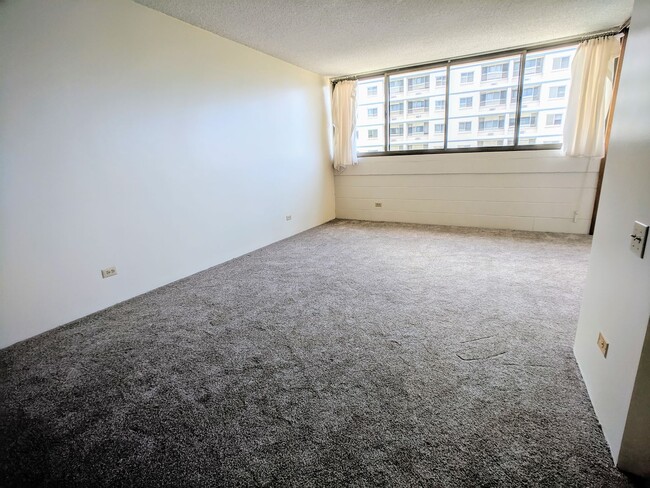 Building Photo - One Bed One Bath One Parking Makiki Close ...