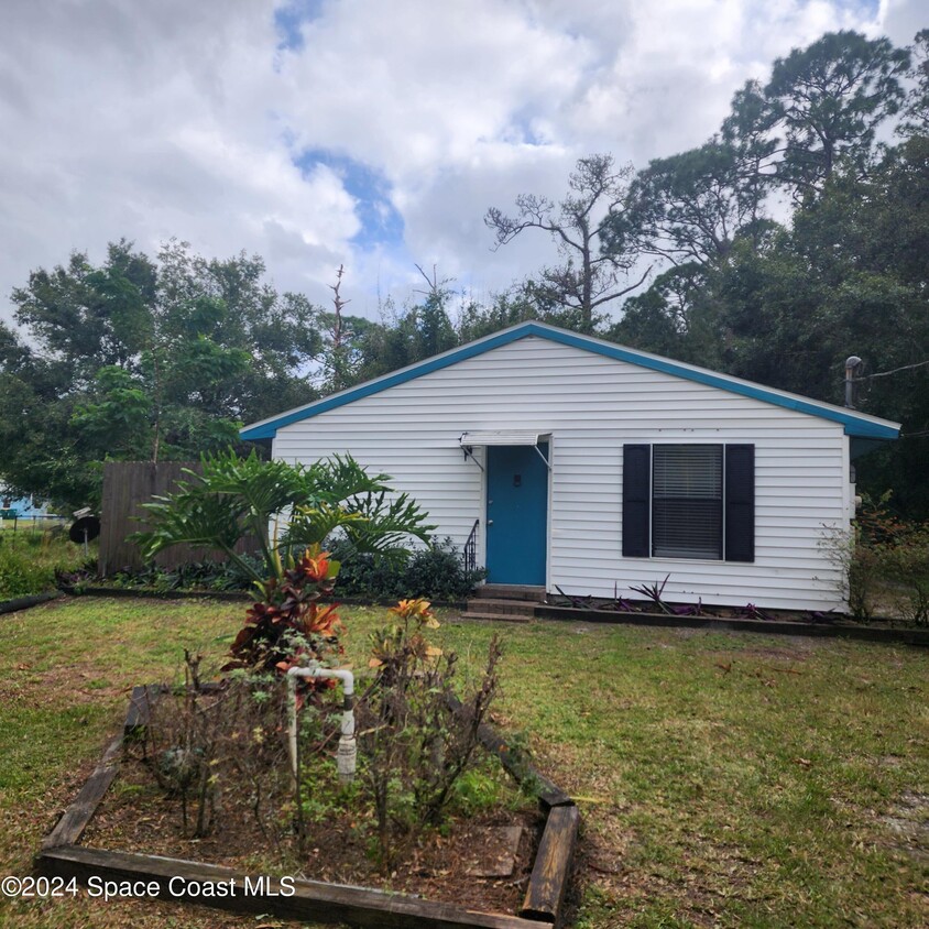 Primary Photo - 3915 Miami Ave