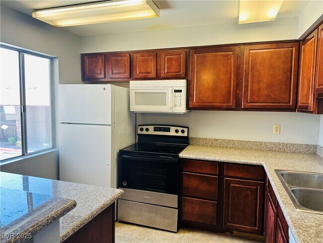 Foto del edificio - 5080 Indian River Dr