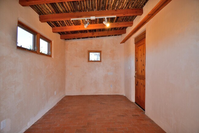 Building Photo - 725 Camino Los Abuelos