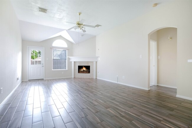 Foto del edificio - 3722 Primrose Trace Ln
