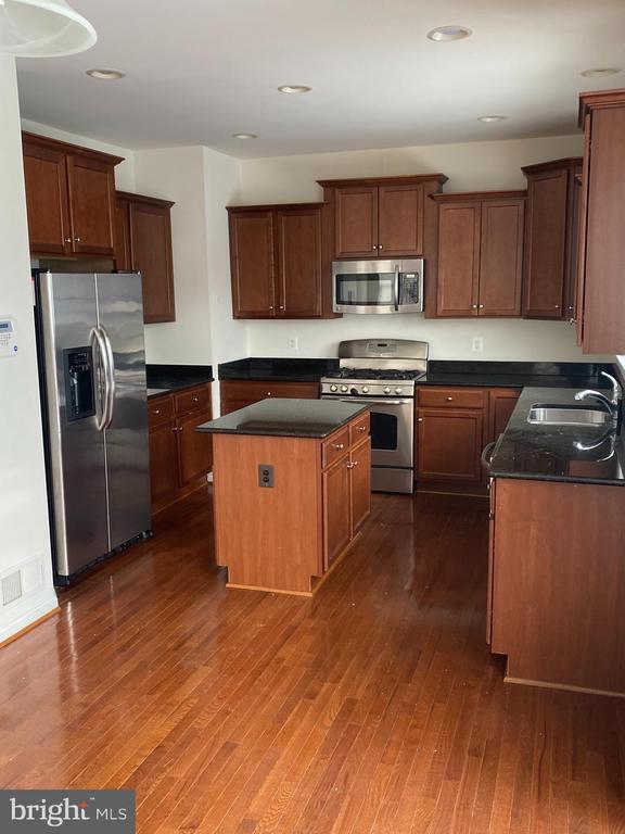 Building Photo - 15113 Santander Dr