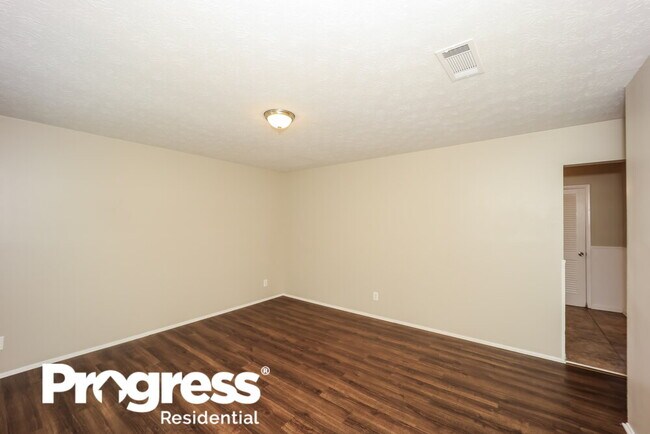 Foto del edificio - 6133 Fieldcrest Dr