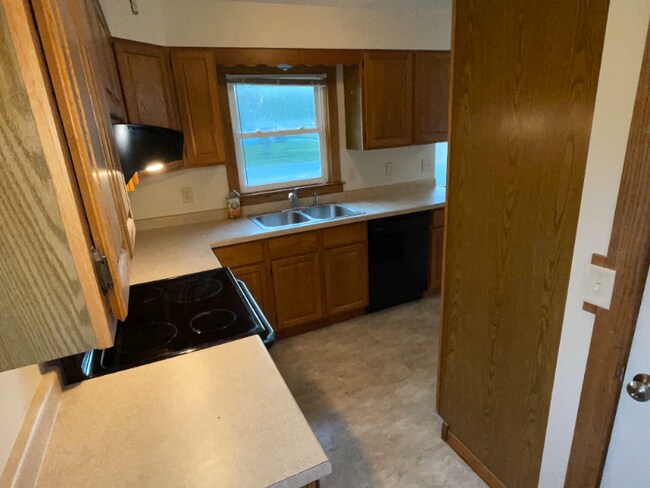 Foto del edificio - 112 E Main St