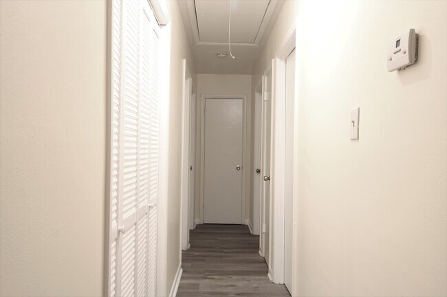 Foto del edificio - 1204 E Anderson St