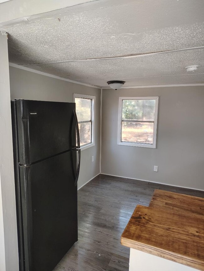 Building Photo - 970 Live Oak Dr