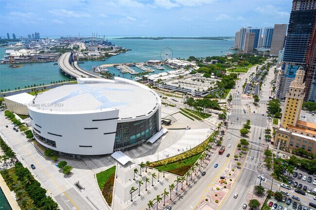 Foto del edificio - 888 Biscayne Blvd