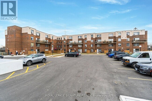 Photo du bâtiment - 1055a Forestwood Dr