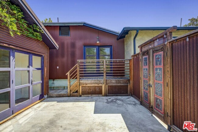 Building Photo - 1012 Coronado Terrace