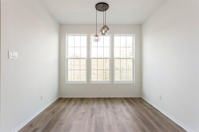 Foto del edificio - 1273 Oakmont Bnd Dr