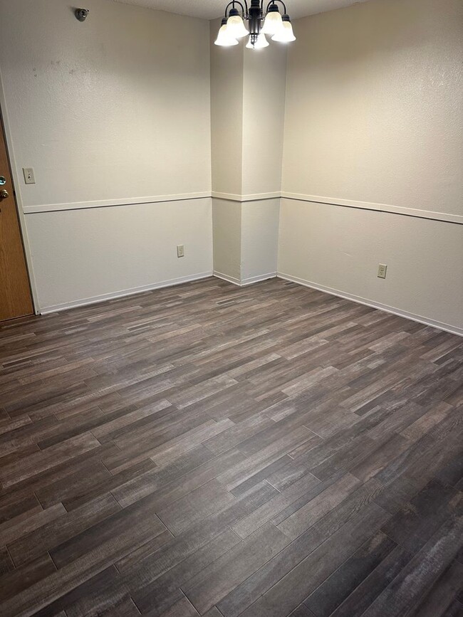 Foto del edificio - One Bedroom Apartment, Great NE St. Cloud ...