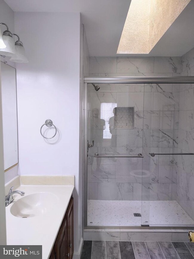 Building Photo - 10810 Campaign Ct
