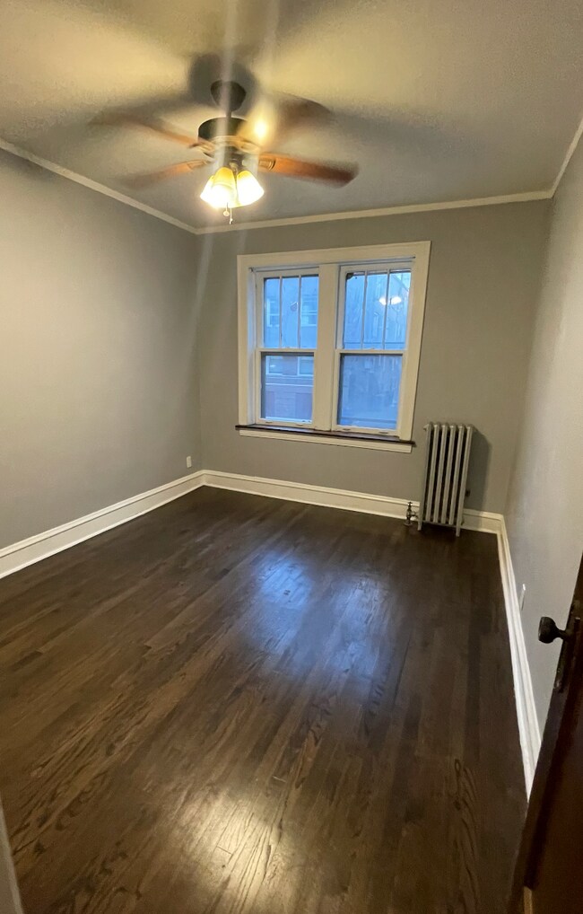 Foto del edificio - 2542 E 78th St