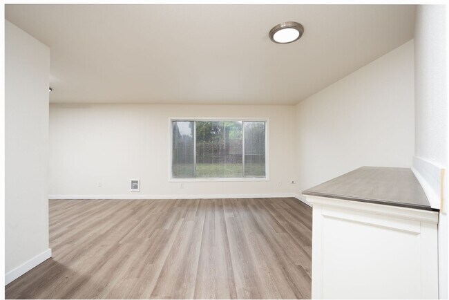 Foto del edificio - 504 4th Ave SE