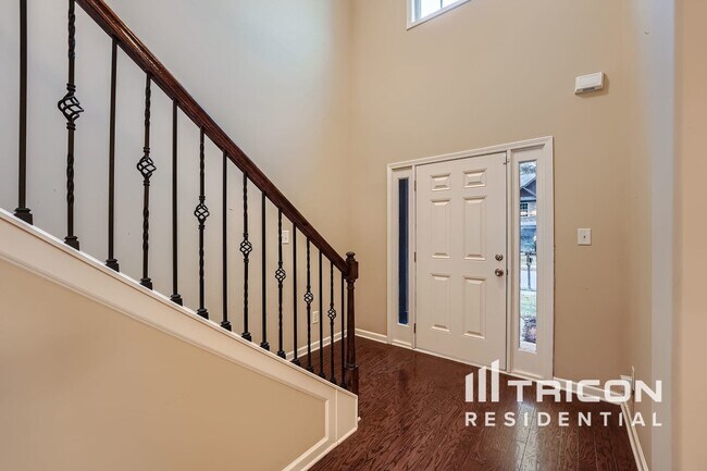 Foto del edificio - 328 Cliffhaven Cir
