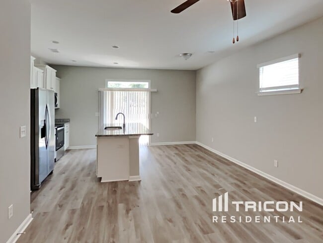 Building Photo - 314 Forest Green Dr