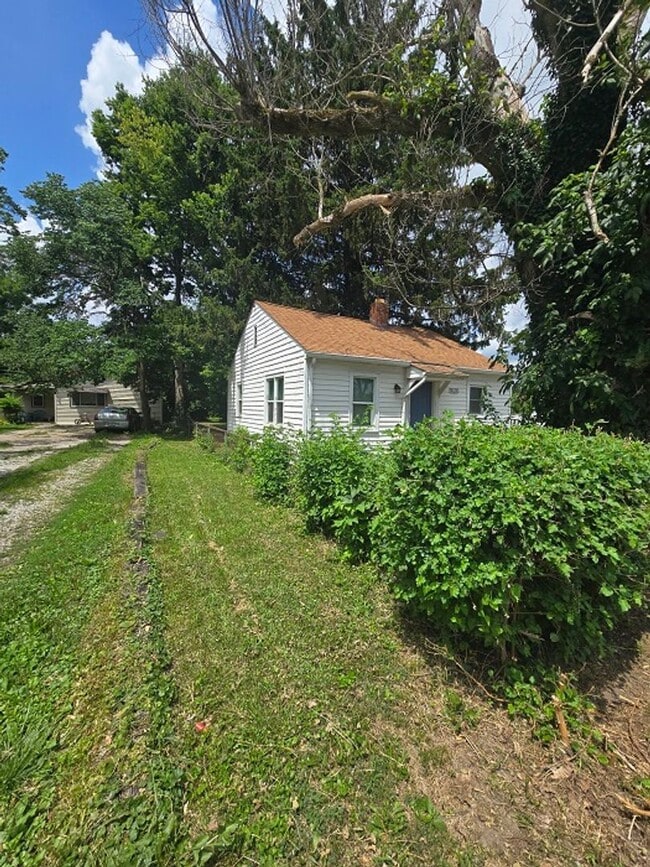 Building Photo - Nice Two Bedroom Home Located Near Lynhurs...