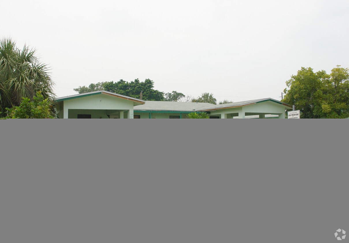 Building Photo - 15-37 SW 18th Ave
