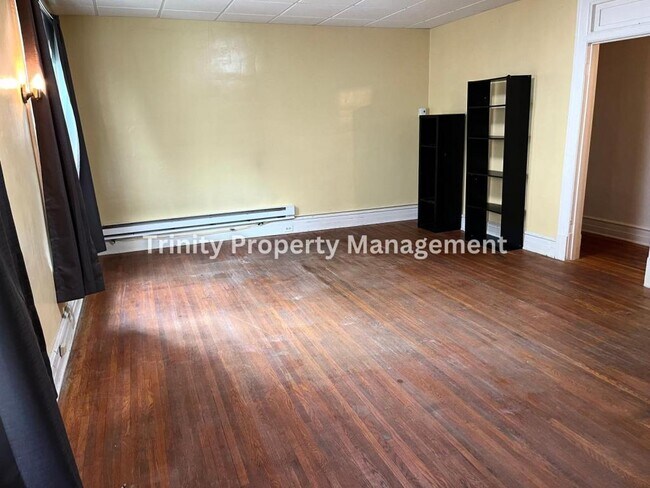 Building Photo - 628 Mulberry Ave. Apt 2