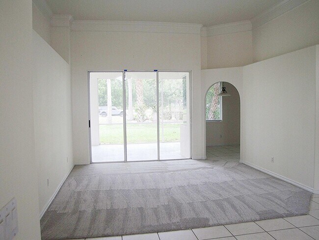 Building Photo - 1010 Worthington Spring Dr