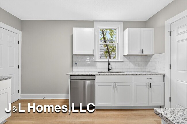 Building Photo - 888 Miller Ave