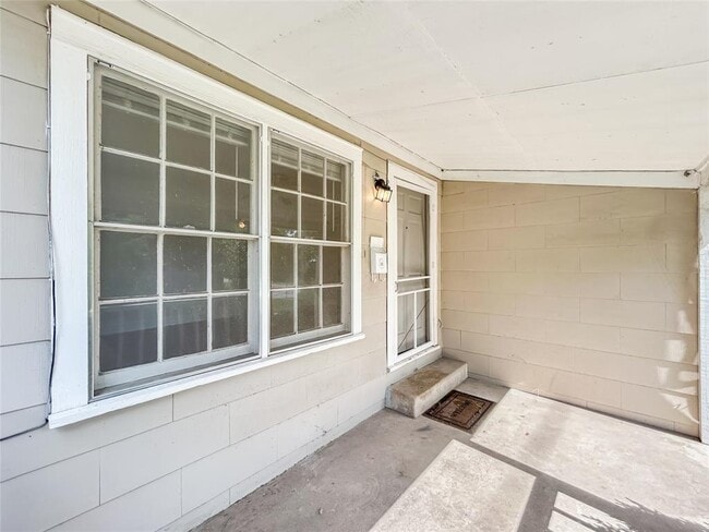 Building Photo - 5501 Montview St