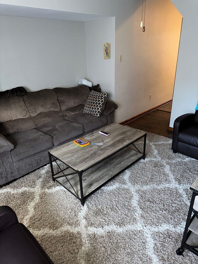Foto del edificio - 4767 1/2 Cypress st
