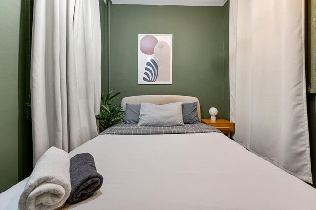 Building Photo - 330 E 61st St