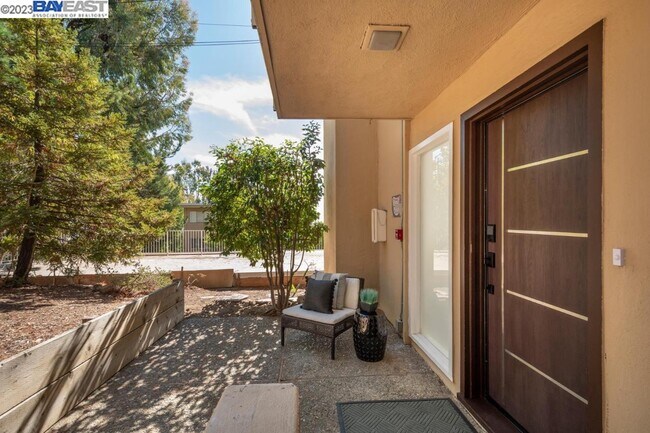 Building Photo - 2987 Melendy Dr