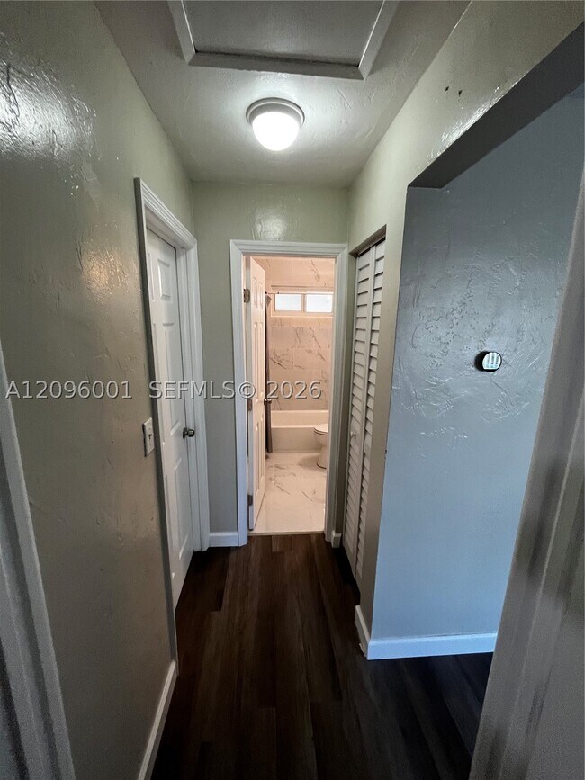 Foto del edificio - 816 Beech Rd