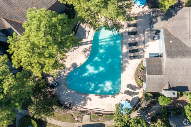 14131 Cornerstone Vlg la piscina - North Bend Living