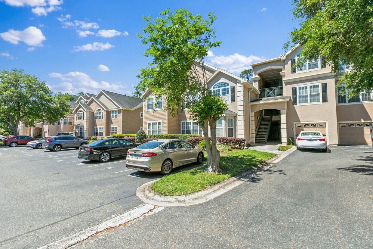Foto principal - Gorgeous Condo in Soughtafter Intracoatsal...