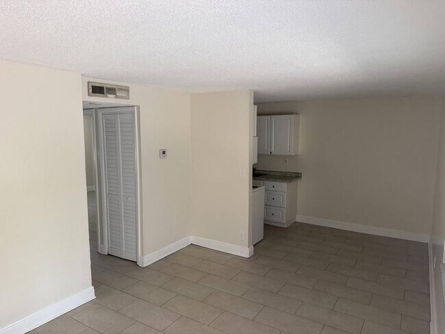 Foto del edificio - 1151 NE 16th Ct