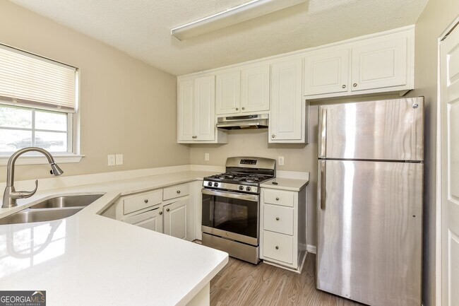 Foto del edificio - 3340 Glen Hollow Dr