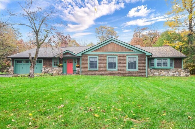 Building Photo - 44 Birchwood Ln