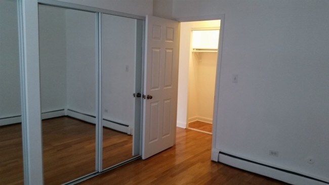 Foto principal - 5250 N Sheridan Rd