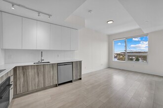 Building Photo - 2489 Taunton Rd