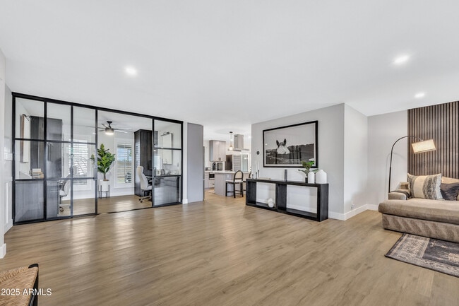 Foto del edificio - 2011 E Gary Cir