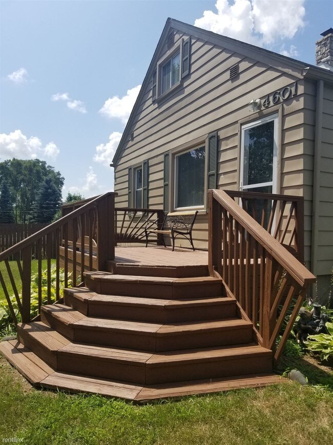 Foto del edificio - 3 br, 1 bath House - 4601 Clintonville Rd