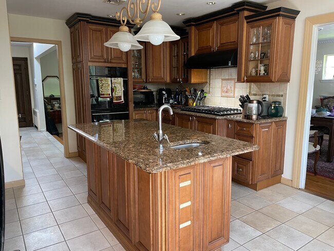 Kitchen - 9 Wood Valley Ln