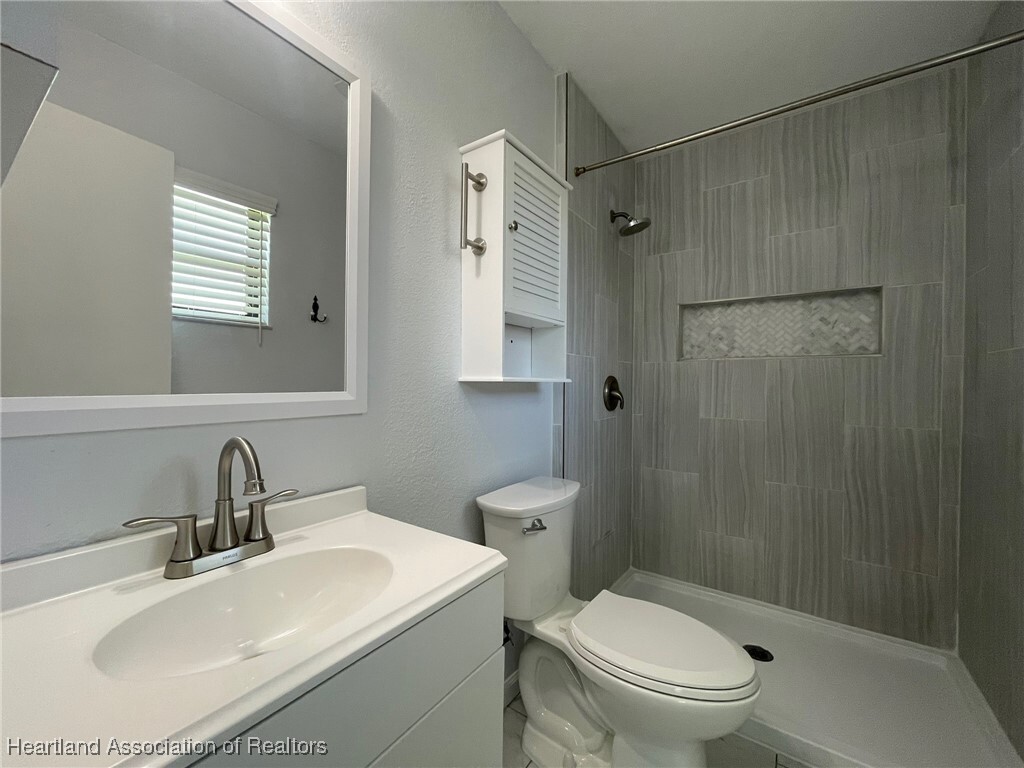 Building Photo - 2901 Pompano Dr