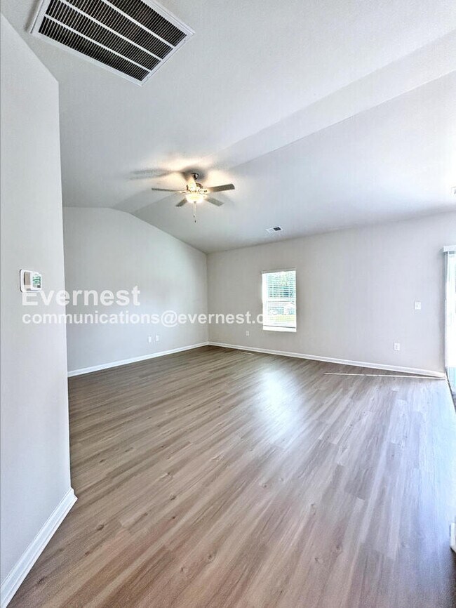 Foto del edificio - 209 Aniston Ln